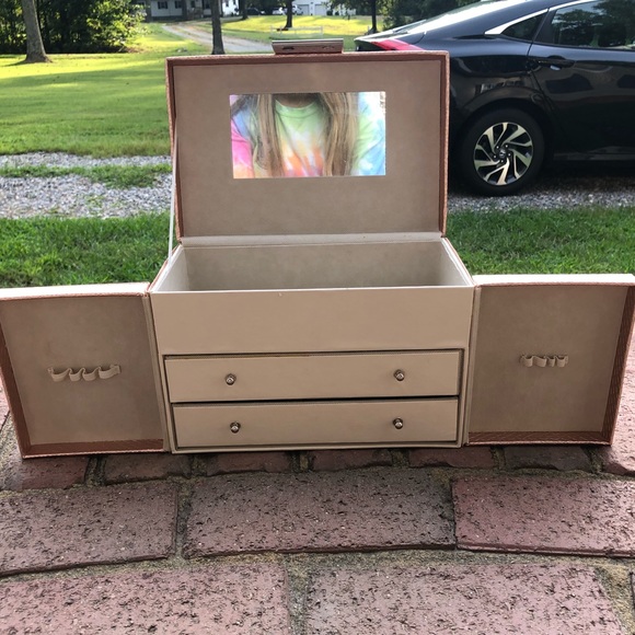 Ulta Beauty Other - Rose gold makeup holder